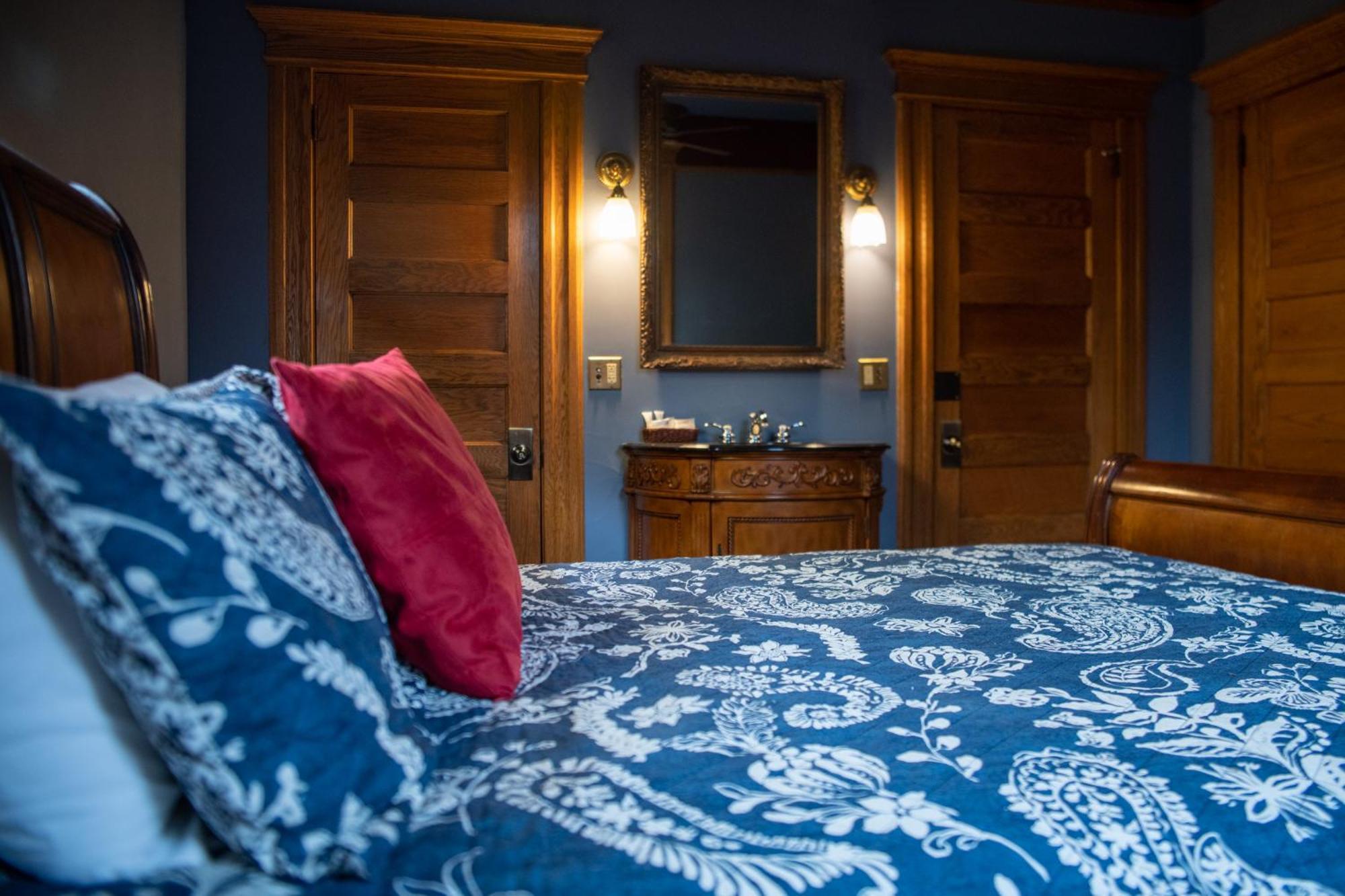 Elk River Hotel & Cafe Sutton Екстериор снимка