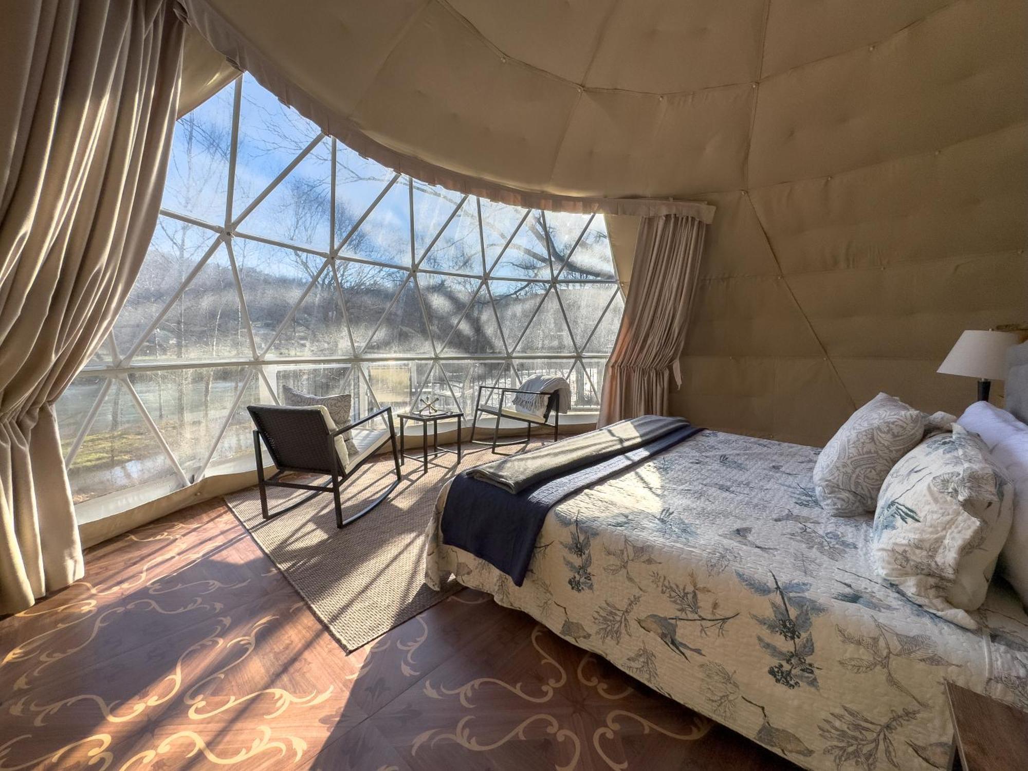 Elk River Hotel & Cafe Sutton Екстериор снимка